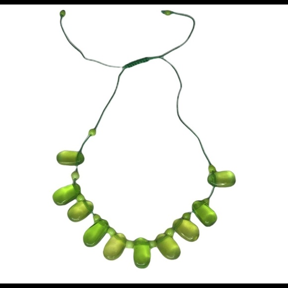 Zad Necklace Green stones with adjustable drawstring to fit - Picture 1 of 5